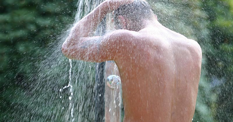 Lauwarm Duschen bei starker Hitze