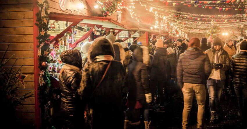 Weihnachtszauber im Schlosspark in Schloss Neuhaus